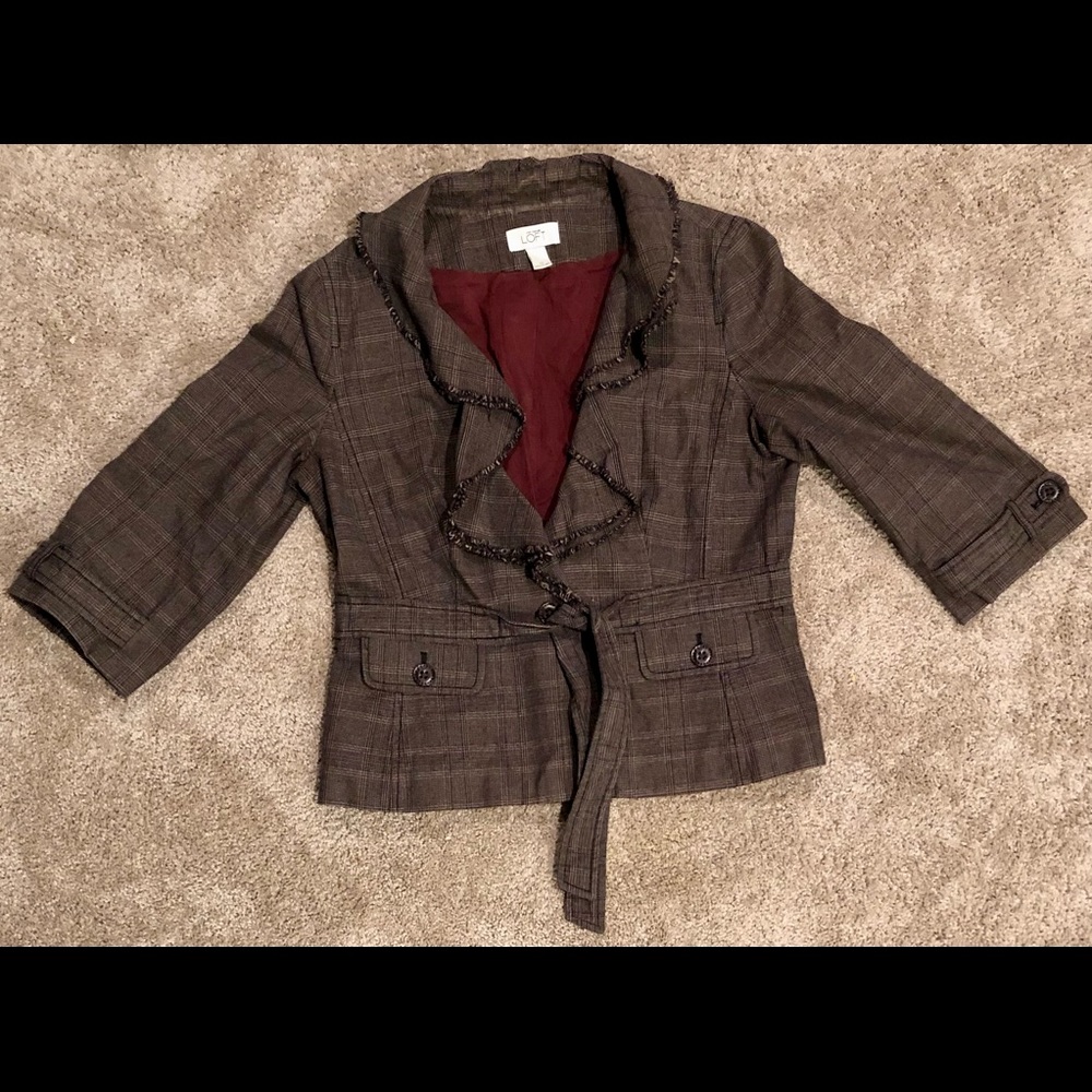 Ann Taylor Loft, 3/4 sleeve, one button lined coat, with tie waist.